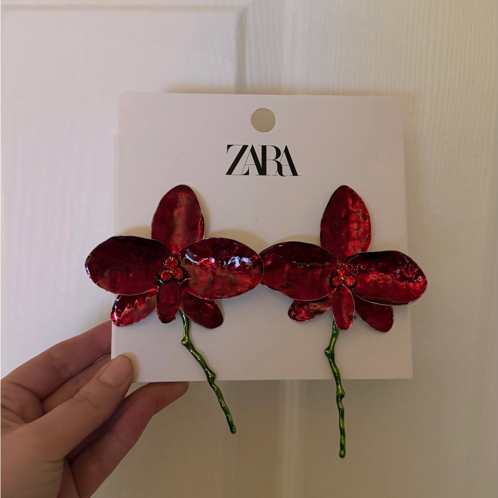 Zara Elegant Green Earrings